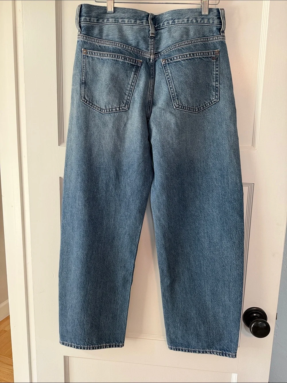 NWT - Madewell Barrel-Leg Jeans in faded blue denim - 26